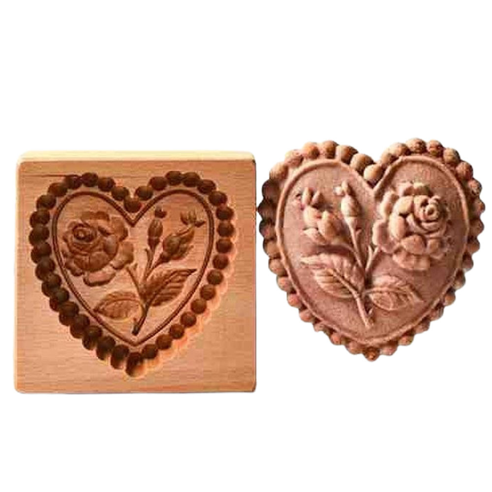Wooden mold for cake cutting